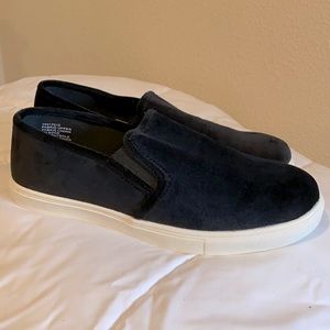 Size 10 Torrid black velvet slip-on sneaker